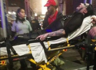 Marilyn Manson in barella